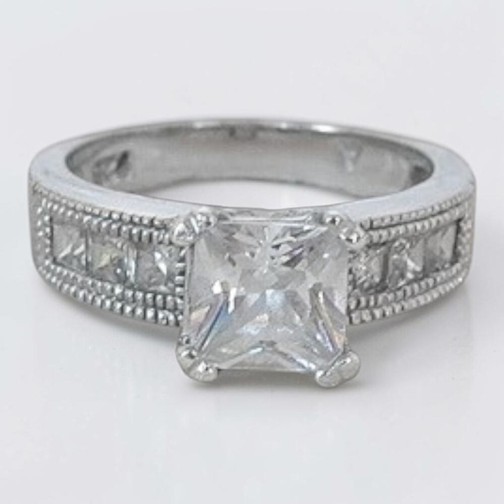 Vintage Sterling Silver Cubic Zirconia Engagement Style Ring Size 6 4.3g Promise